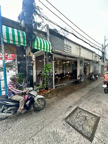 Sang quán cà phê góc 2 mặt tiền Hà Huy Giáp, Quận 12