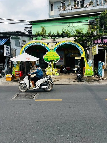 Sang quán cafe + khu vui chơi trẻ em – mã lò, bình tân