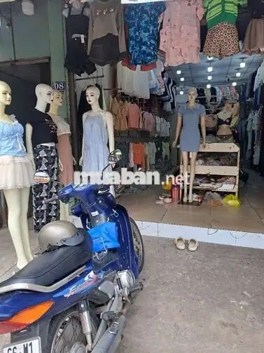Sang shop quần áo đầy đủ đồ , đang kinh doanh tốt