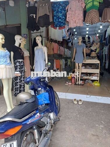 Sang shop quần áo đầy đủ đồ , đang kinh doanh tốt