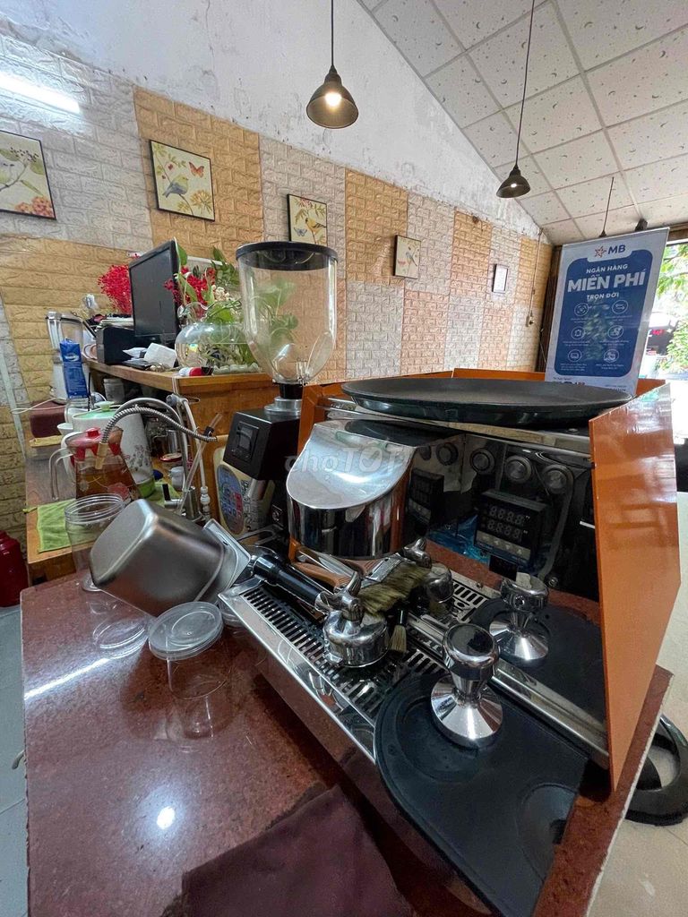 Sang quán cafe