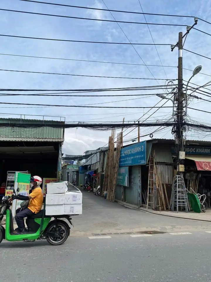 Sang lại tiệm làm sắt – Vị trí đẹp, vào làm ngay