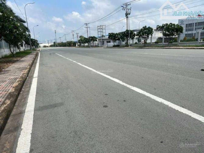 X021 Chuyển nhượng đất có nhà xưởng trong KCN Long Thành, Tỉnh. Đồng Nai. 30.000m2, đã đón – ảnh 2