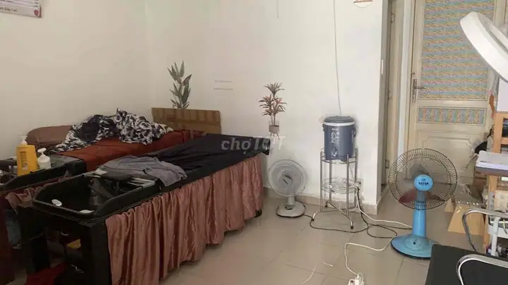 Sang tiệm mb hẽm thông thuê 3tr/1 tháng
