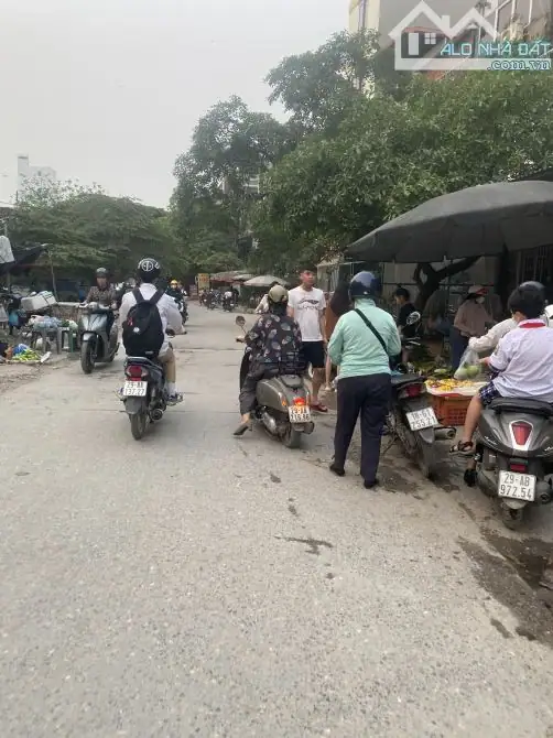 Sang nhượng quán điện thoại cổ nhuế 2- 3TR/ 1 tháng- sẵn đồ làm ngay- lượng khách ổn định