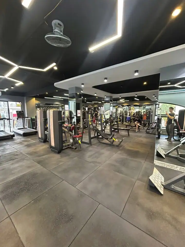 Chính chủ sang nhượng phòng gym – vị trí vàng 3 mặt tiền tại Hạ Long