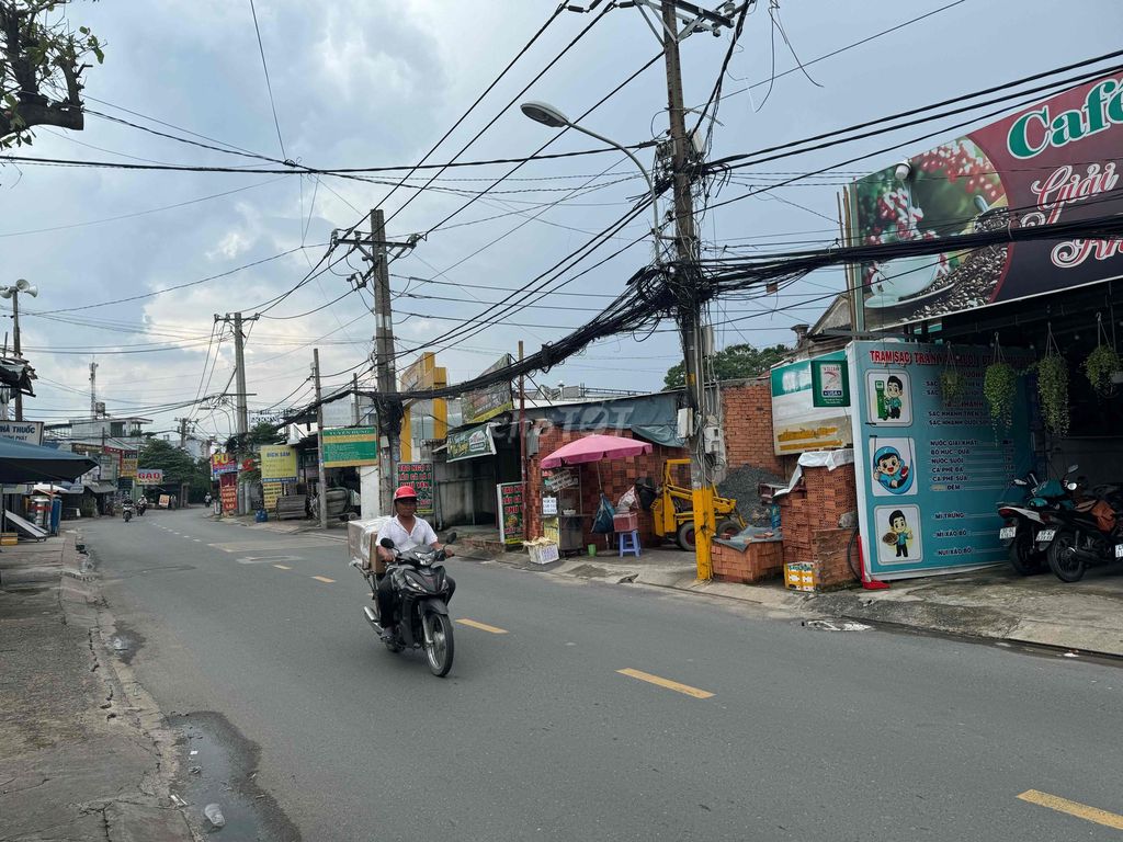 Sang quán cafe võng sạc xe máy điện – ảnh 2