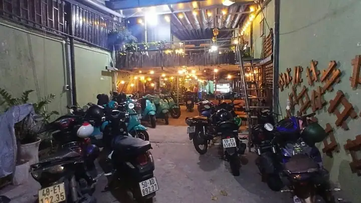 Cần sang quán cafe võng và trụ xạc xe điện..tô ký quận 12