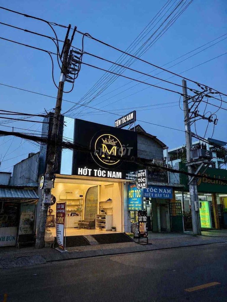 Sang mặt bằng kinh doanh dịch vụ – 40 triệu, nhận lại 40 triệu tiền