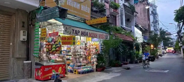 Sang nhượng tạp hóa , đồ chơi trẻ em ... Lê Văn Sỹ Q.3