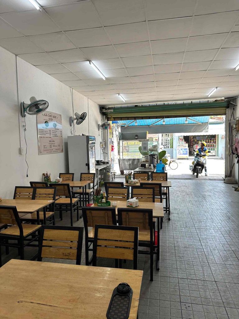 San mặt bằng quán ăn tây hoà