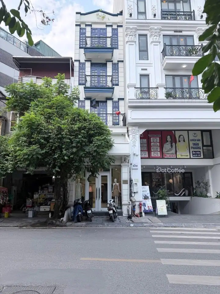 Sang nhượng lại mặt bằng showroom tại Tuệ Tĩnh, Hai Bà Trưng, Hà Nội do chuyển đổi mô hình kinh doanh.