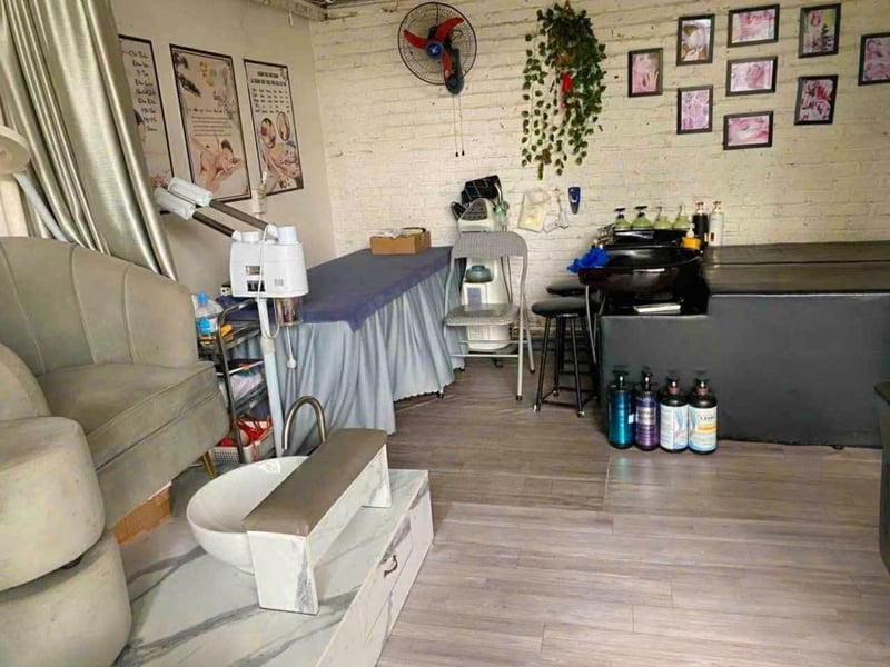 Do chuyển đổi công việc nên c cần sang nhượng gấp quán Nail -Gội