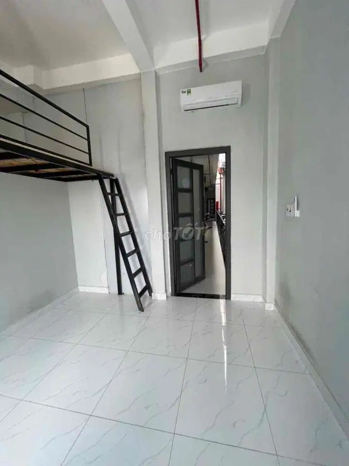 Chủ ko có thời gian quản lý,cần sang lại 32 phòng trên đuong quang tru