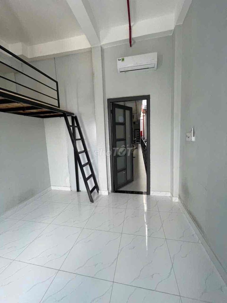 Chủ ko có thời gian quản lý,cần sang lại 32 phòng trên đuong quang tru