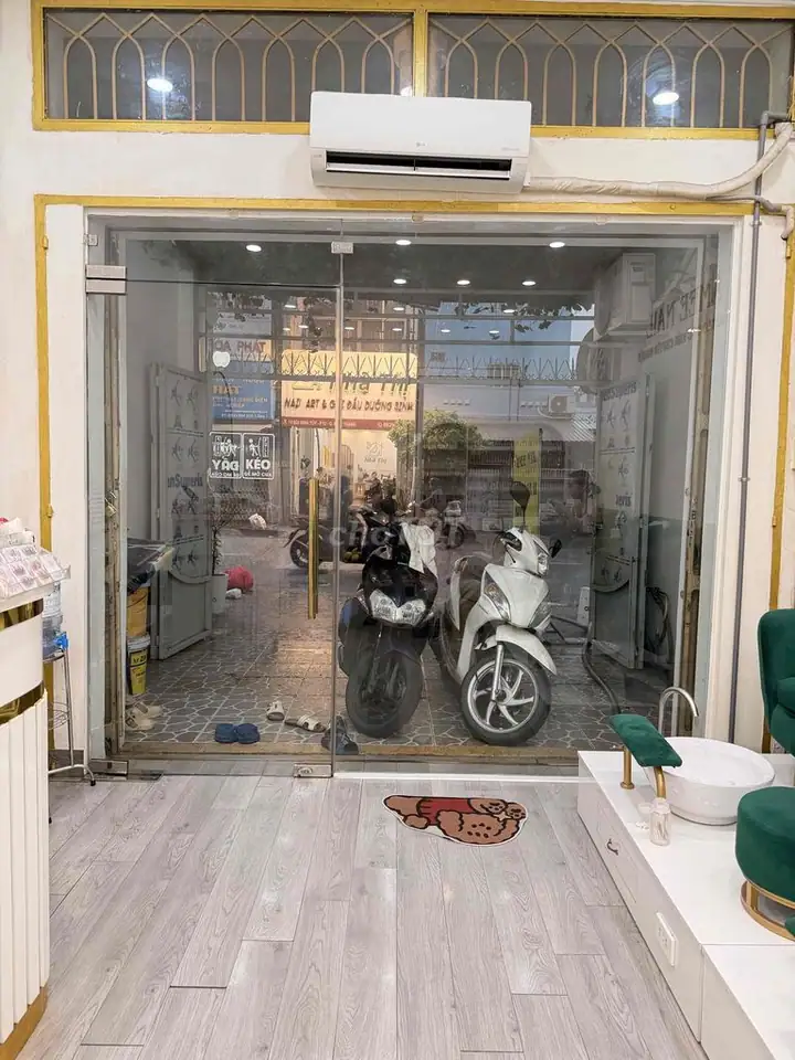 Sang mặt bằng tiệm nail-gội
