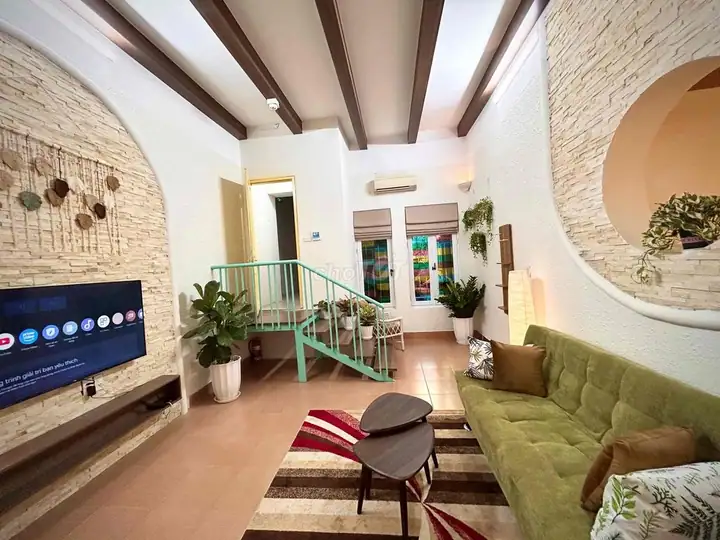 Sang nhượng gấp homestay mặt phố Quán Thánh