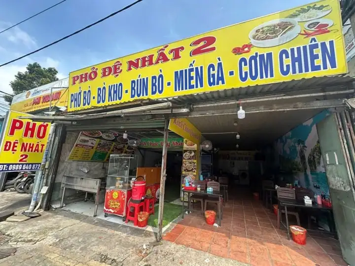 Sang nhượng quán phở – cơm chiên – đối diện chợ Hàng Bông – cực hot