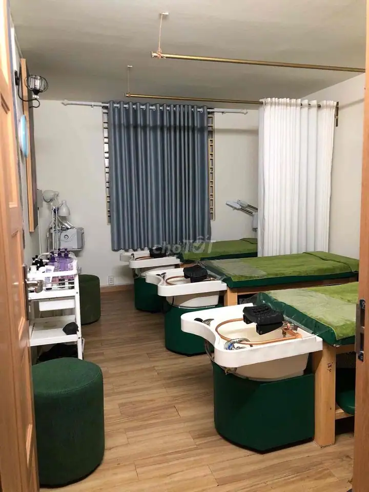 Sang nhượng spa 2MT HXH 150 Nguyễn Trãi P Bến Thành Q1.(mặt sau Tôn Th
