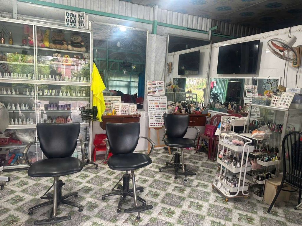 Sáng tiệm nail và tóc – ảnh 3