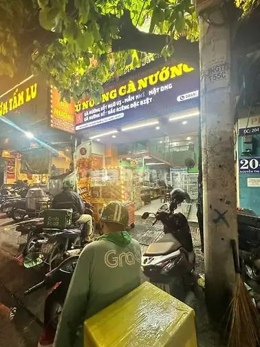 Sang nhanh quán ăn đang kinh doanh có lợi nhuận Mặt tiền Nguyễn Thị