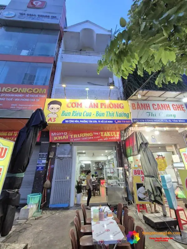 Sang nhượng quán cơm văn phòng, bún riêu, bún bò tại Tân Bình