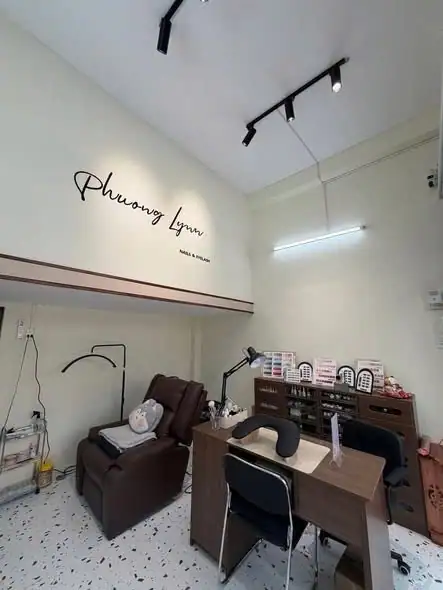 Sang gấp tiệm nail – mi (mặt tiền trần quang đạo, Q.12)