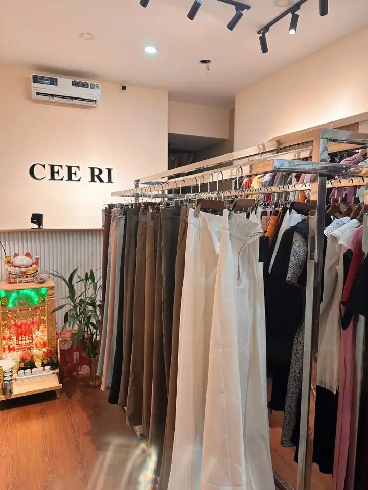 Sang nhượng shop quần áo – full nội thất & trang thiết bị – vị trí cực đẹp trung tâm BMT