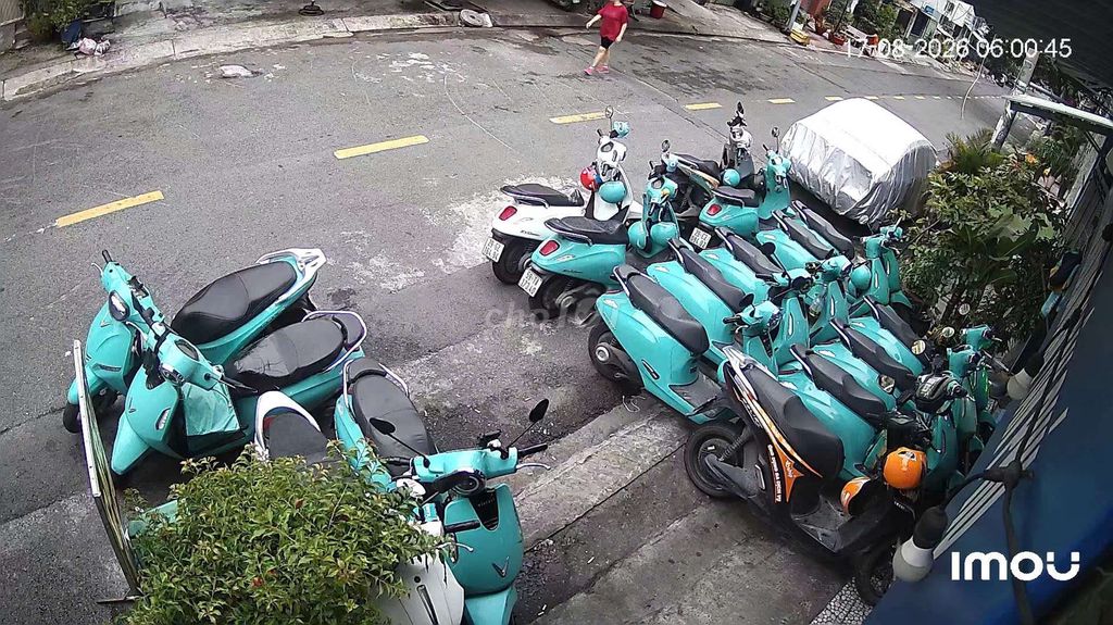 Sang gấp cửa hàng cà phê 24 giờ sạc xe điện Tân Phú