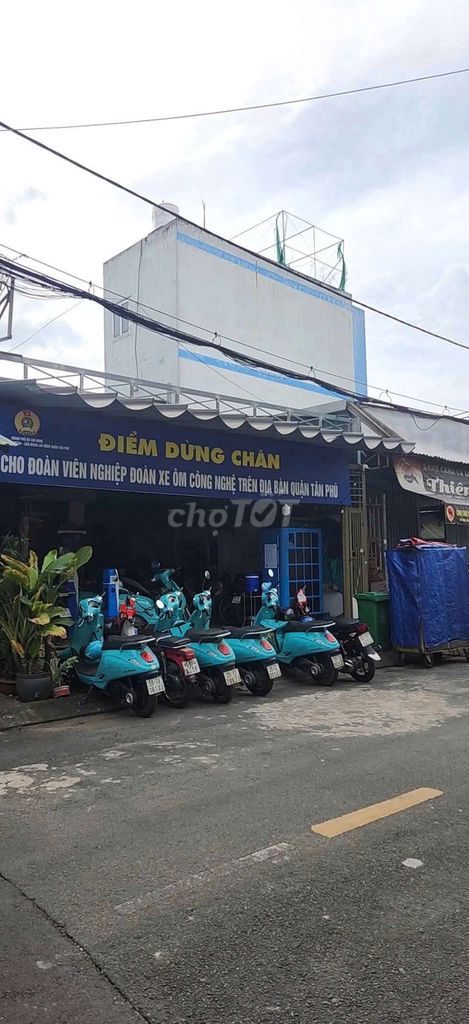 Sang gấp cửa hàng cà phê 24 giờ sạc xe điện Tân Phú – ảnh 2