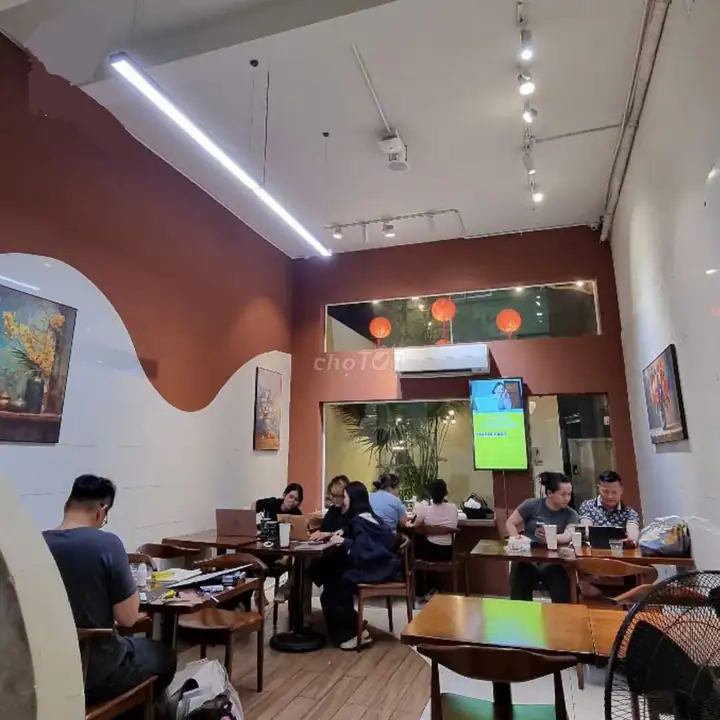 Sang quán Cafe mặt tiền ngang 16m Út Tịch-Tân Bình,lợi nhuận 70-100tr