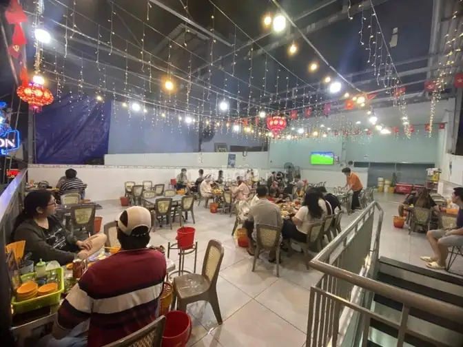 Cần sang nhượng quán ăn - không gian mở - mặt tiền hẻm xe hơi