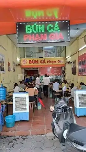Nhượng quán bún cá 3 tầng,lượng khách quen ổn định phố Dịch Vọng Hậu