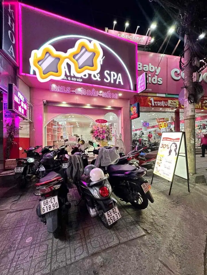 299Tr hạ giá sang cực sâu tiệm nail spa cao cấp ngay ngã 4 Gò Vấp