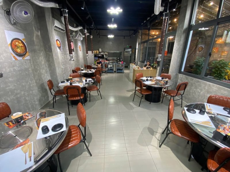 Chính chủ sang gấp nhà hàng VIP quận 2 – vốn đầu tư 2,9 tỷ, sang lại chỉ 1,5 tỷ (bao cọc)