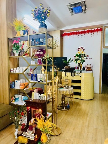 Sang tiệm spa đang hoạt động mới 95%