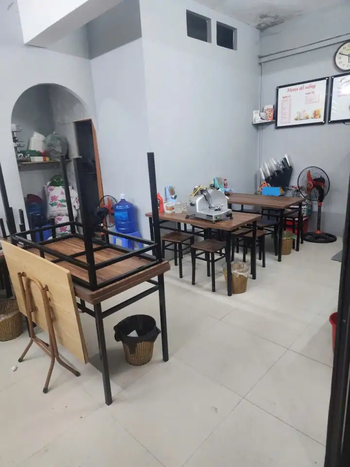 Chính chủ sang nhượng cửa hàng kinh doanh bún -phở cơm rang- có sẵn lượng khách sẵn gần chợ Nghĩa Tân