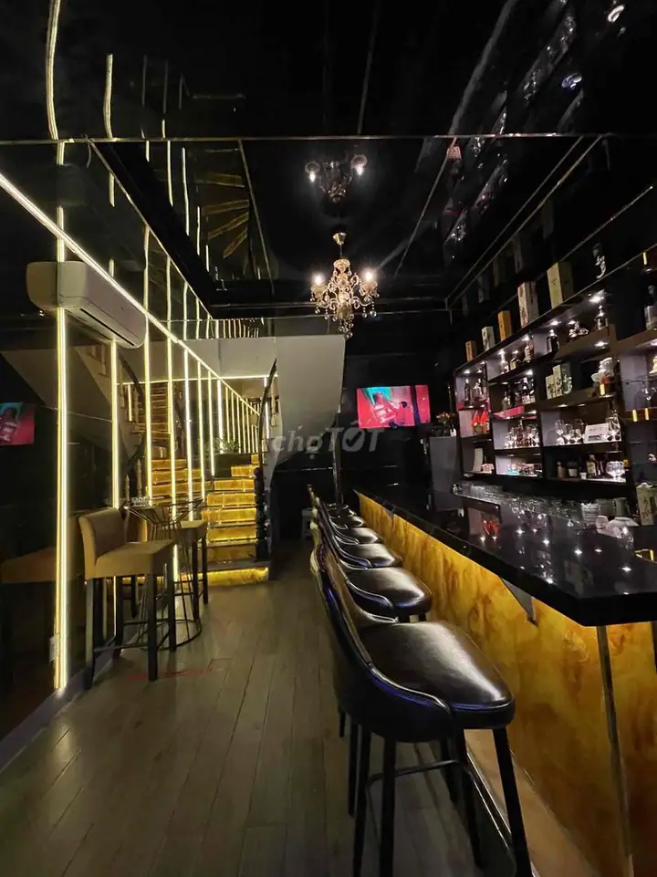 Sang nhượng quán bar