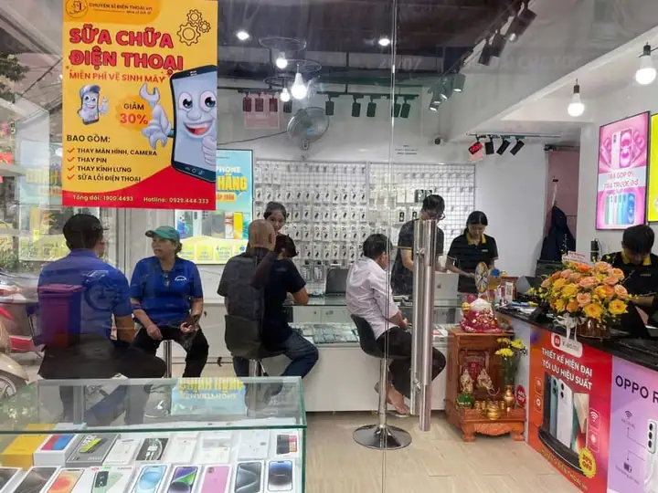 Sang cửa hàng điện thoại đẹp vị trí đắc địa Địa chỉ: 69/49 Nguyễn Gia Trí, Phường 25, quận Bình Thạnh