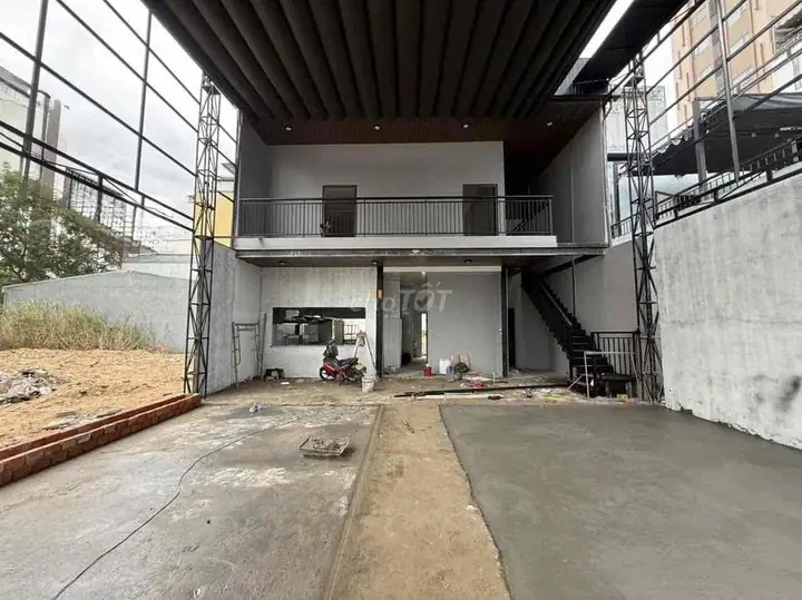 Cho thuê và sang nhượng mặt bằng kinh doanh khu Phạm Văn Đồng