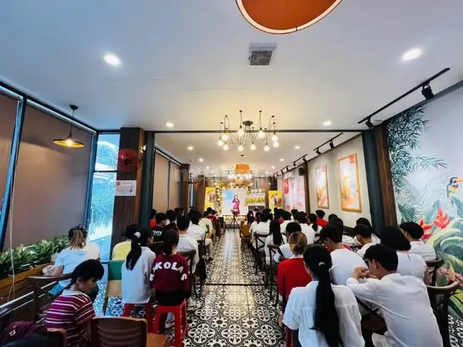 Sang quán Cafe căn góc khu Bàu Cát-Tân Bình, mở 6 năm doanh thu cao