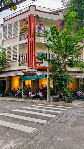 Sang quán cafe 2 mặt tiềntân phú