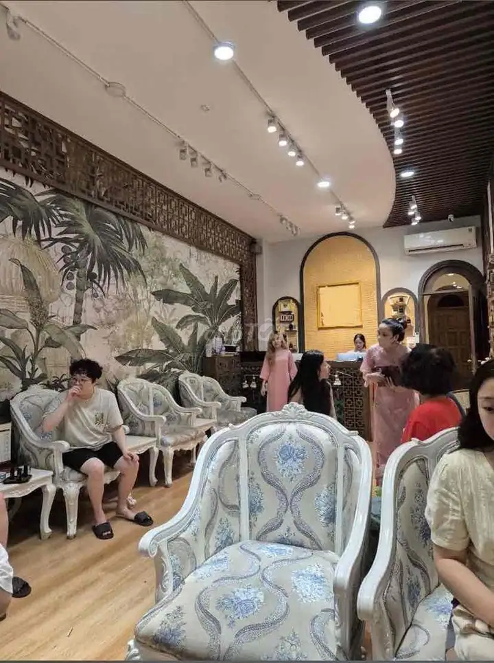 Sang nhượng tổ hợp Spa- Massage- Nail mặt tiền Lê Thị Riêng-Quận 1