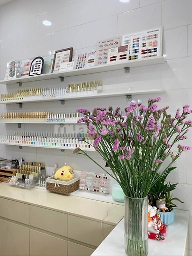Sang nhượng tiệm nail- gội - uốn mi
