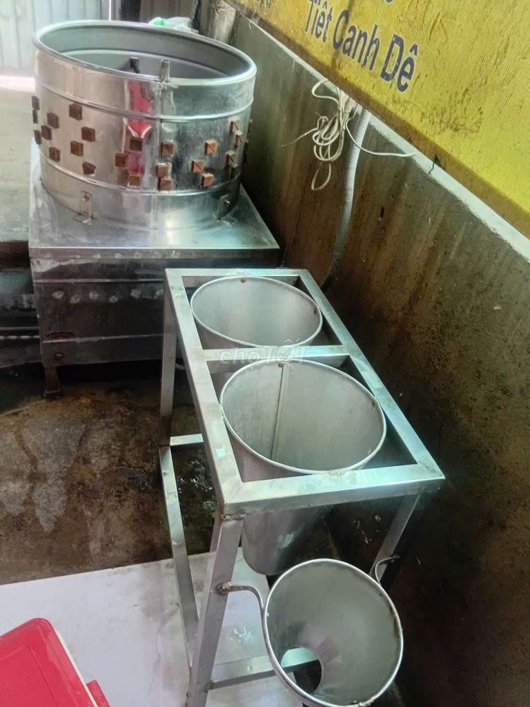 Cần sang quán bán gà thịt